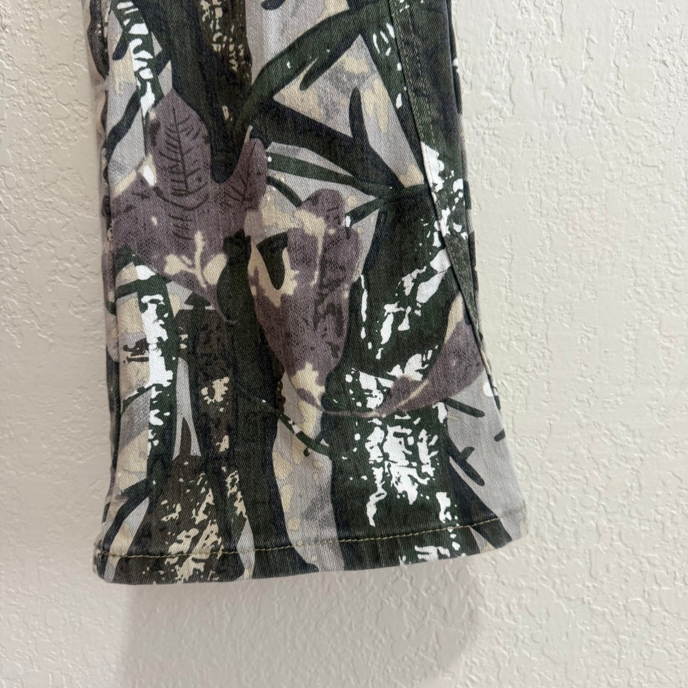 Smoke Rise Red Camo Cargo Pants Women's Size M Flare Leg Graphic Print Like New! - Picture 13 of 16